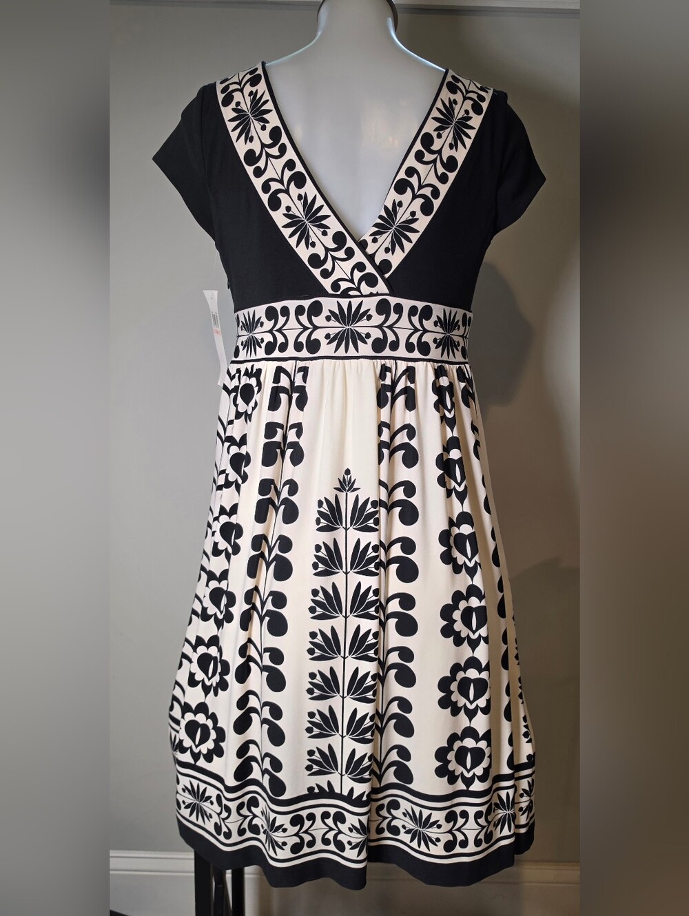 Maggy London Dress Size 10 NWT Black White Botanical Empire Waist Short Sleeve